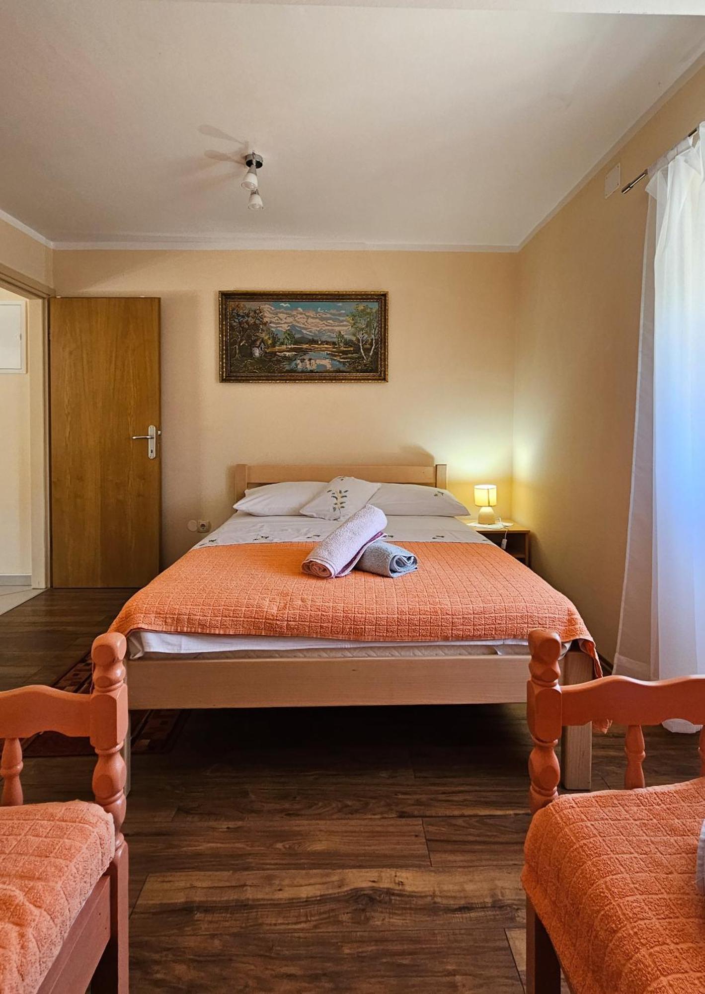 Apartman Petra Vrh  外观 照片