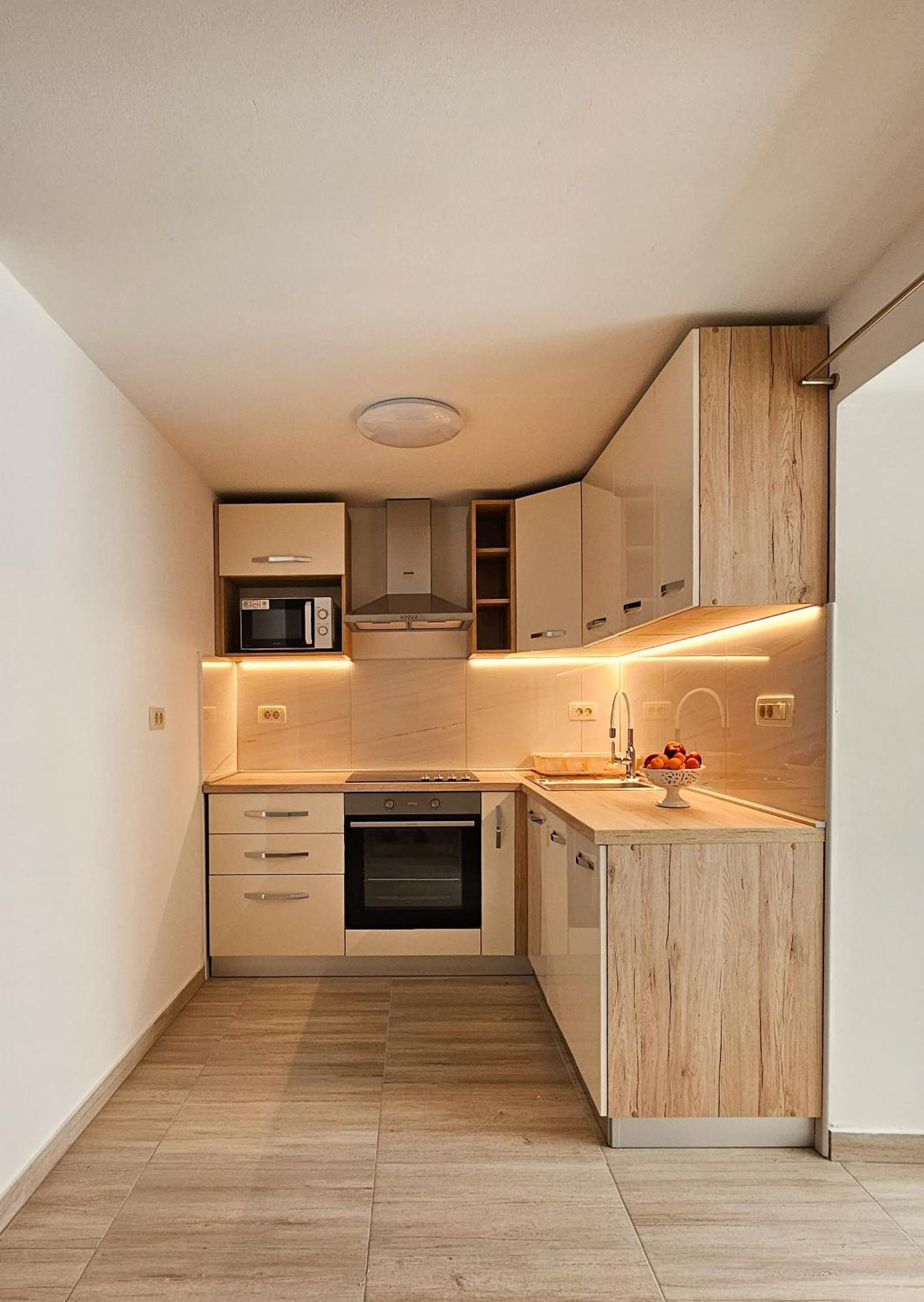 Apartman Petra Vrh  外观 照片