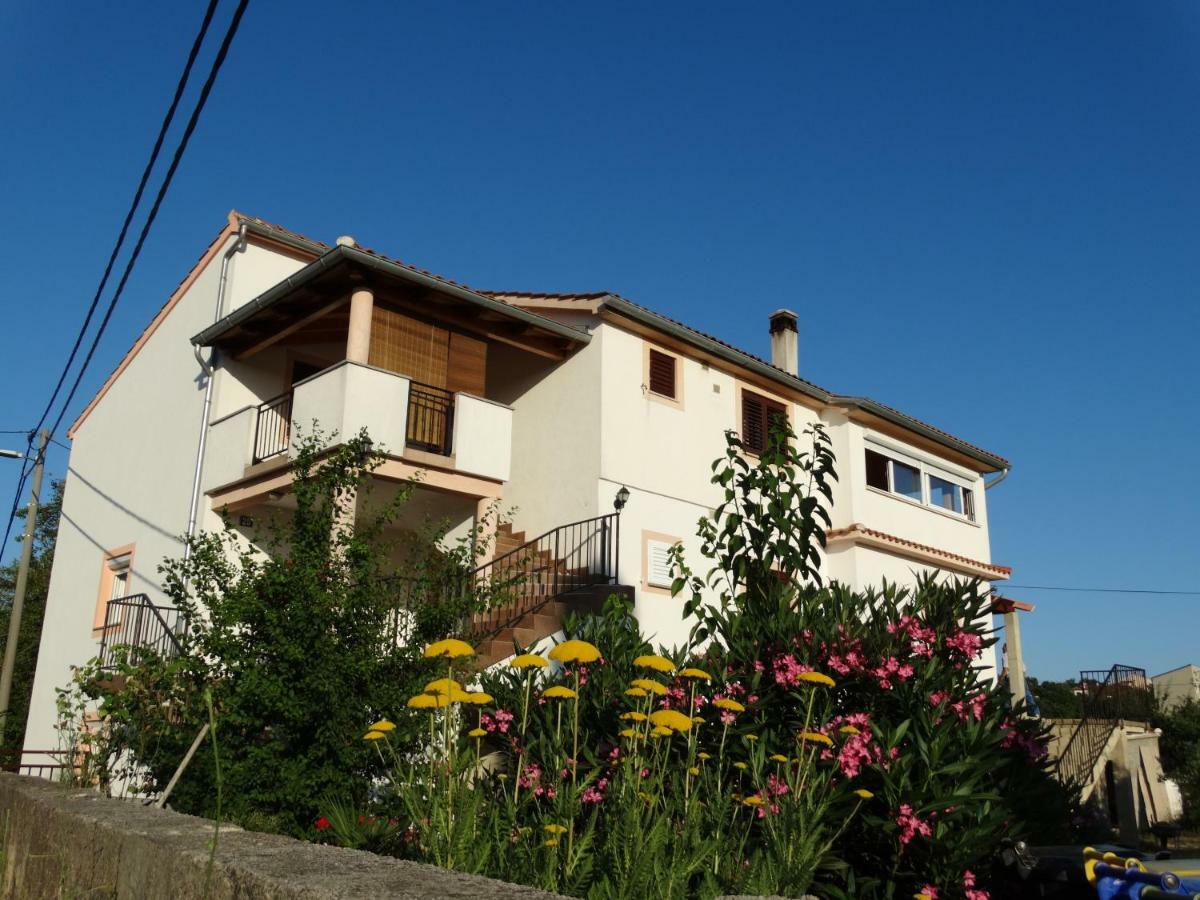 Apartman Petra Vrh  外观 照片